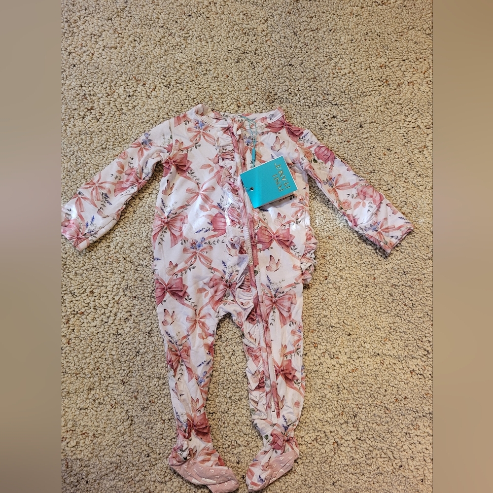Posh Peanut Lorraine Newborn footie NWT